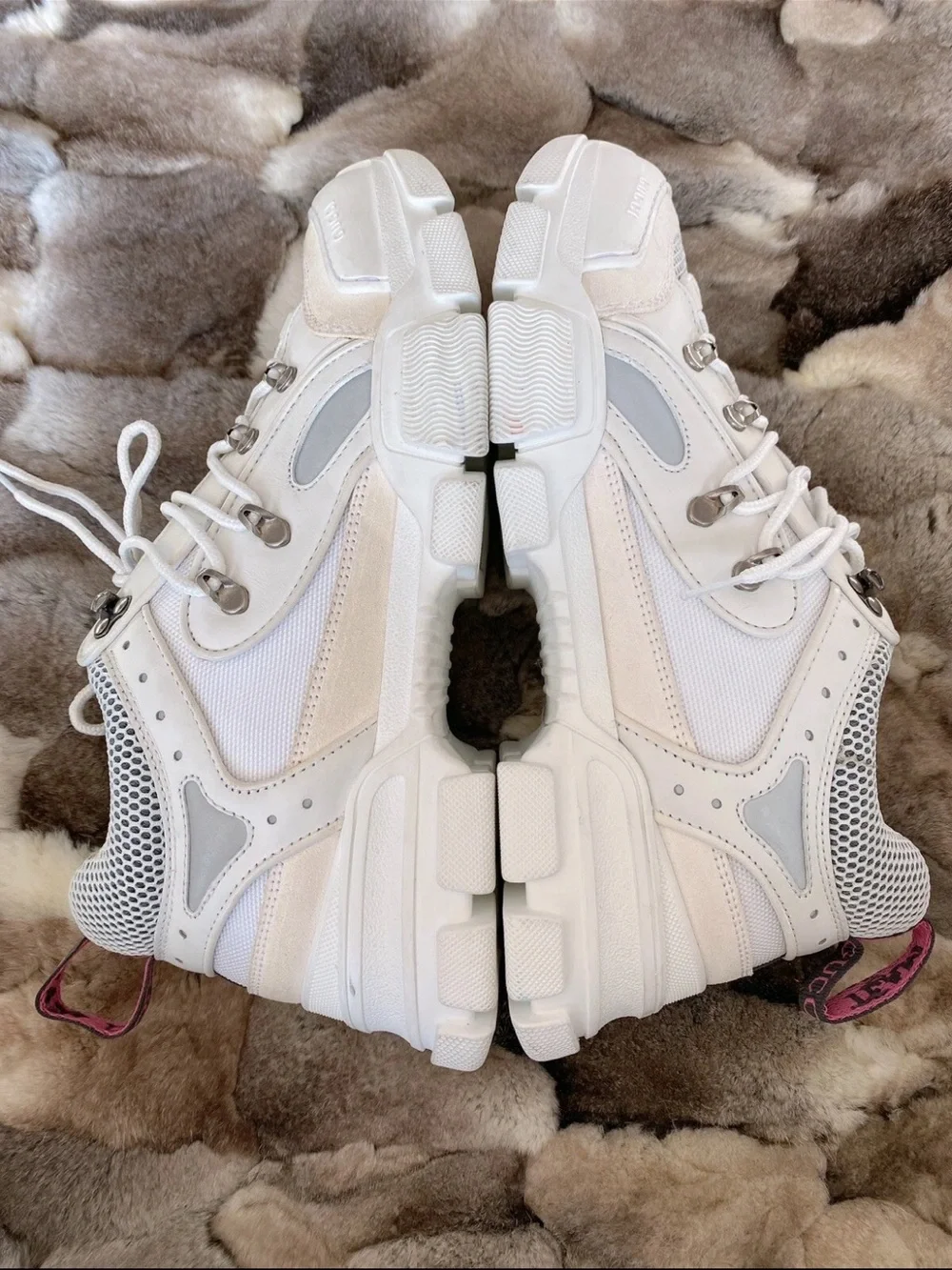 Gucci men's white Logo lace-up sneakers  size 10